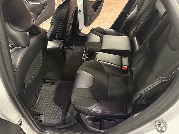Volvo V40 29 of 30