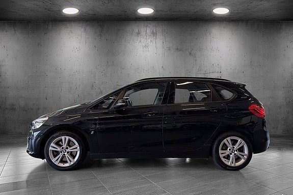BMW 225xe 2 of 22