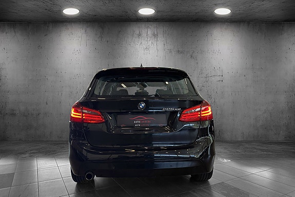 BMW 225xe 4 of 22