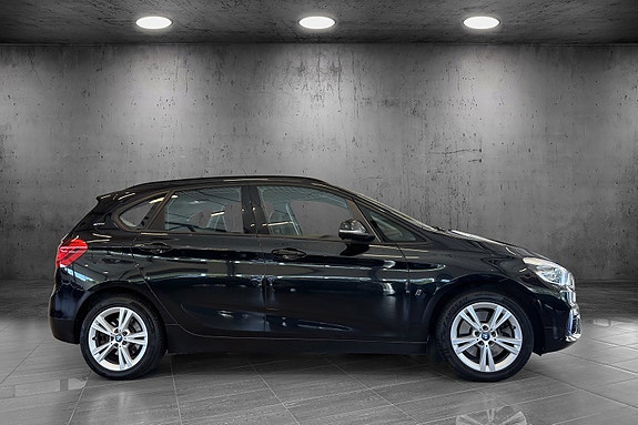 BMW 225xe 6 of 22
