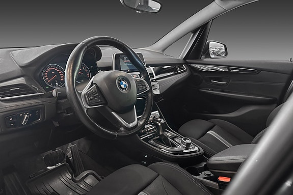 BMW 225xe 11 of 22