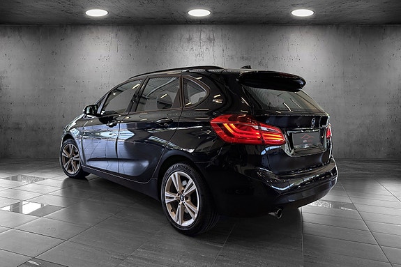 BMW 225xe 3 of 22