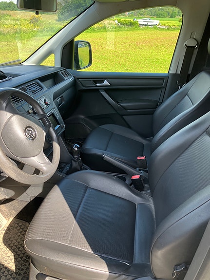 Volkswagen Caddy 2 of 5