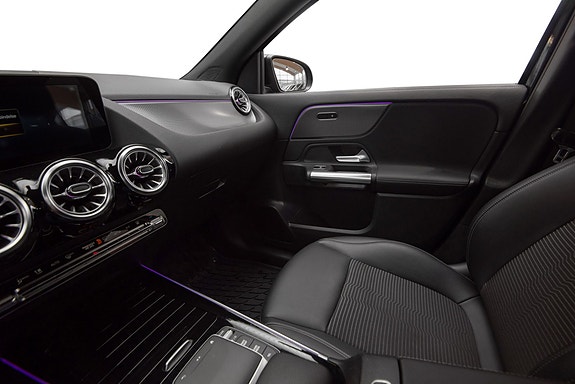 Mercedes-Benz EQA300 23 of 30