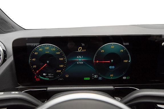 Mercedes-Benz EQA300 29 of 30