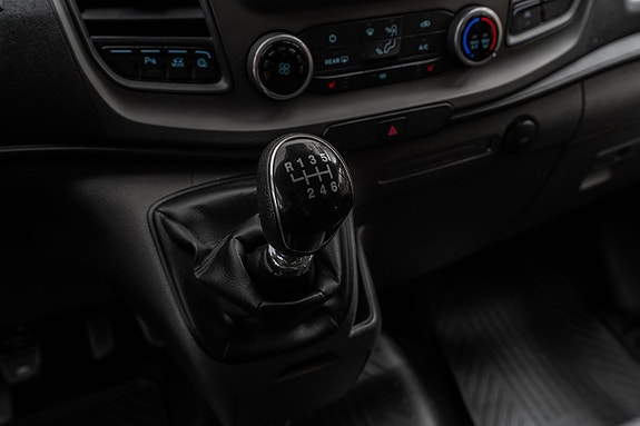 Ford Transit Custom 14 of 23