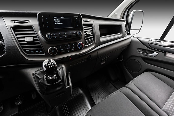 Ford Transit Custom 13 of 23