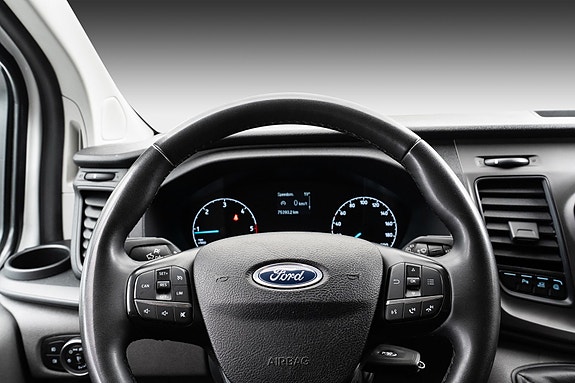 Ford Transit Custom 10 of 23