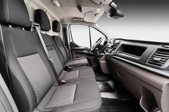 Ford Transit Custom 21 of 23