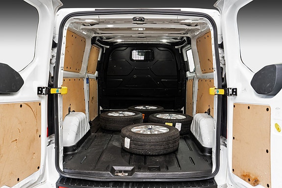 Ford Transit Custom 8 of 23