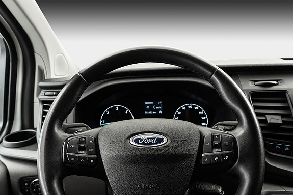 Ford Transit Custom 11 of 26