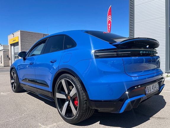 Porsche Macan 6 of 25