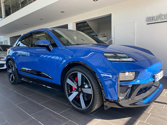 Porsche Macan 8 of 25