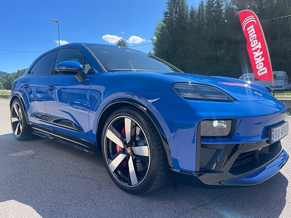 Porsche Macan 3 of 5