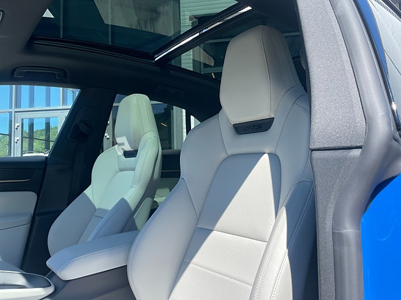 Porsche Macan 18 of 25