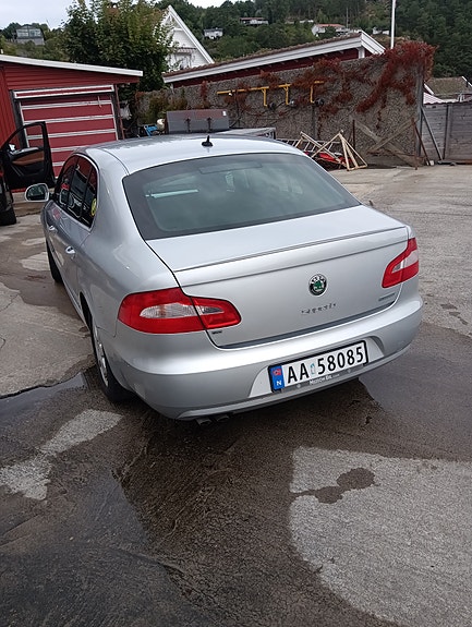 Skoda Superb 3 of 5