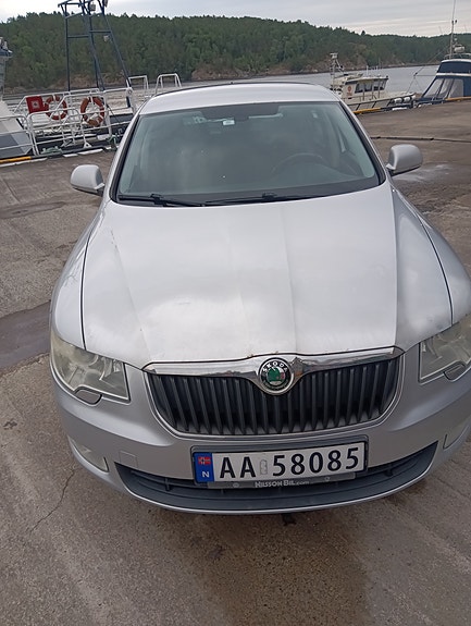 Skoda Superb 2 of 5