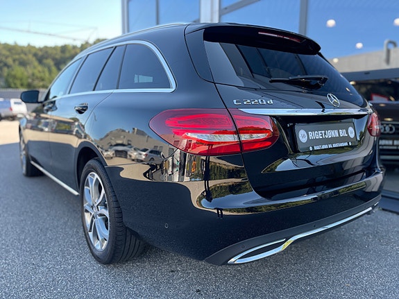 Mercedes-Benz C220 d 3 of 30