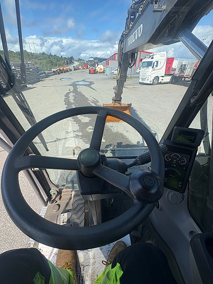 Volvo EW160E 19 of 20