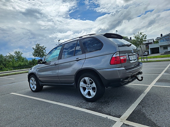 BMW X5 3 of 16