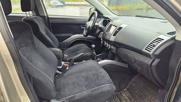Mitsubishi Outlander 15 of 20
