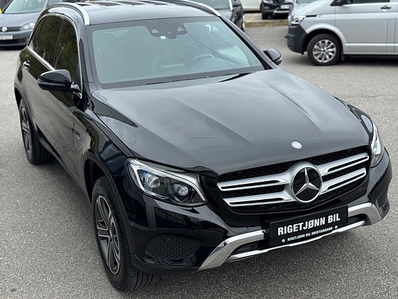 Mercedes-Benz GLC350 e 13 of 30