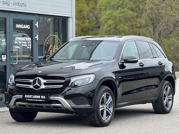 Mercedes-Benz GLC350 e 3 of 30