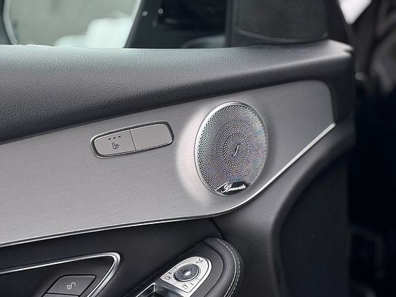Mercedes-Benz GLC350 e 17 of 30