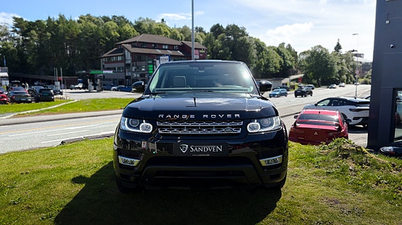 Land Rover Range Rover Sport 3 of 5