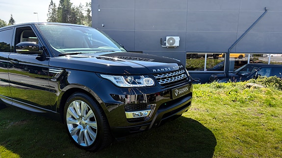 Land Rover Range Rover Sport 2 of 5