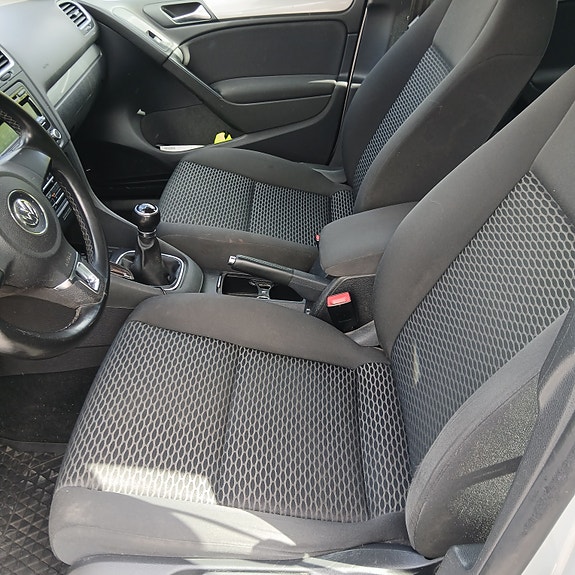 Volkswagen Golf VI 10 of 11