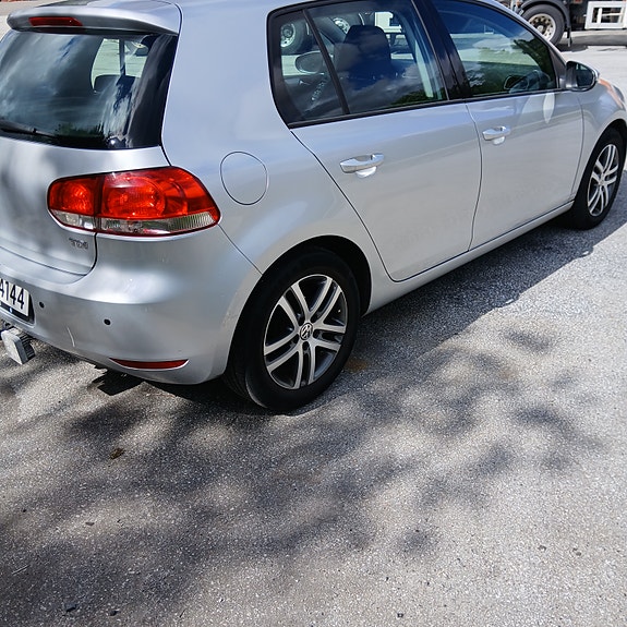 Volkswagen Golf VI 4 of 11