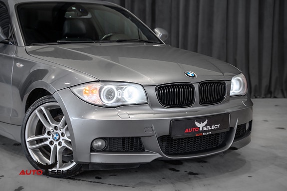 BMW 118d 2 of 5