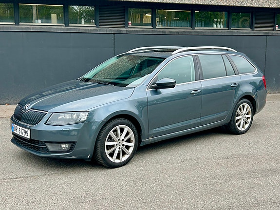 Skoda Octavia 3 of 5