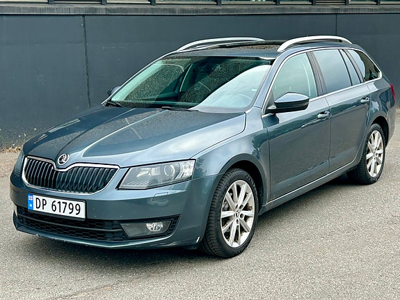 Skoda Octavia 2 of 5