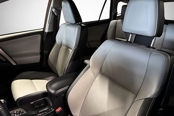 Toyota RAV4 11 of 30