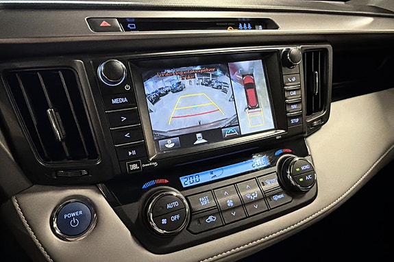 Toyota RAV4 24 of 30