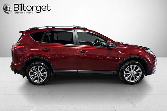 Toyota RAV4 4 of 30