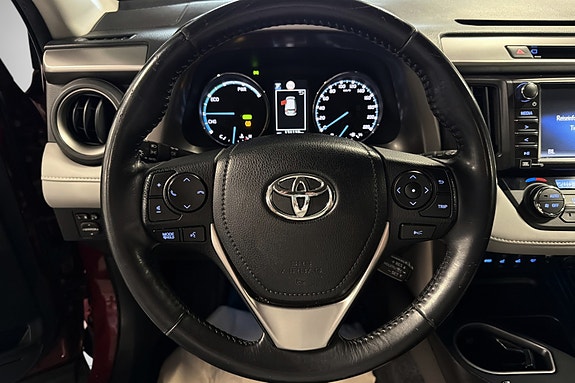 Toyota RAV4 21 of 30