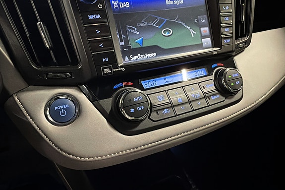 Toyota RAV4 26 of 30