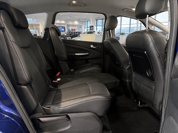 Ford S-MAX 8 of 20