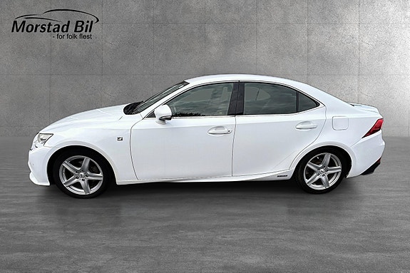 Lexus IS300h 5 of 5