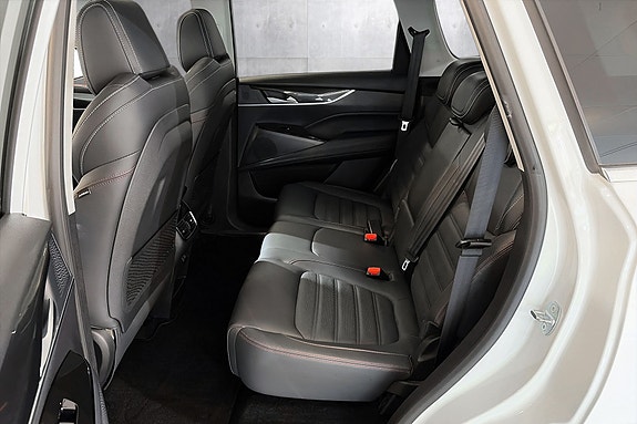 Maxus Euniq 6 8 of 23