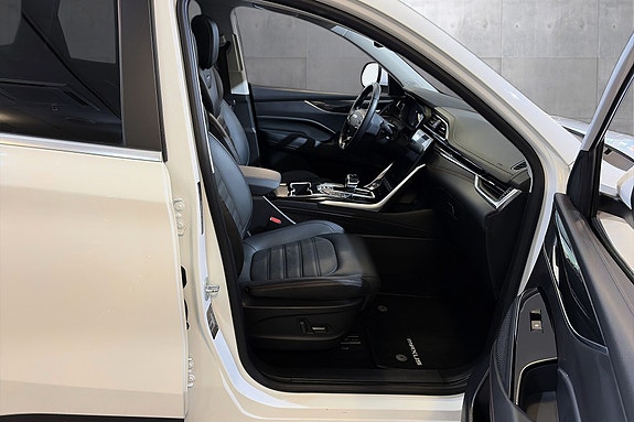 Maxus Euniq 6 9 of 23