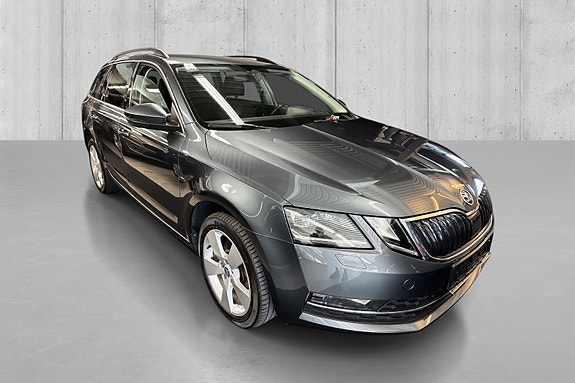 Skoda Octavia 2 of 5