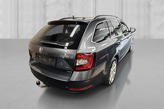 Skoda Octavia 3 of 5