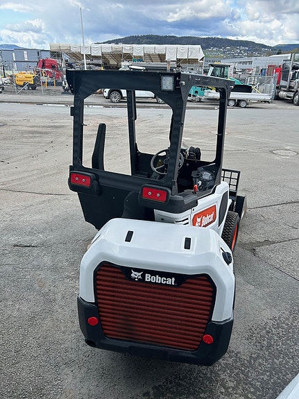 Bobcat L23 4 of 6