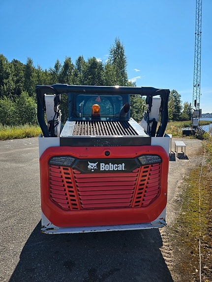 Bobcat S66 4 of 9
