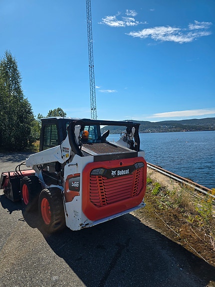 Bobcat S66 3 of 9