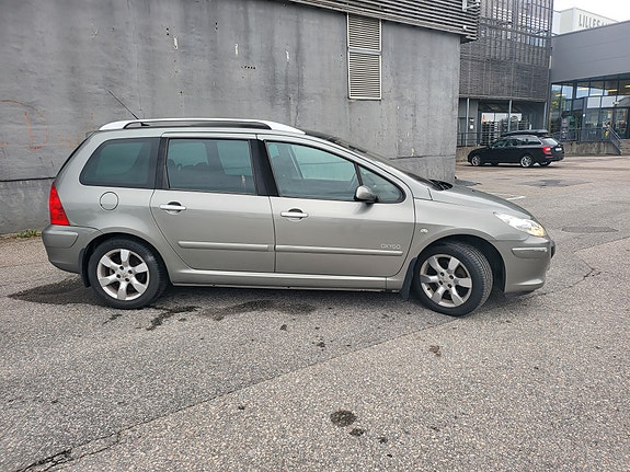 Peugeot 307 SW 6 of 30